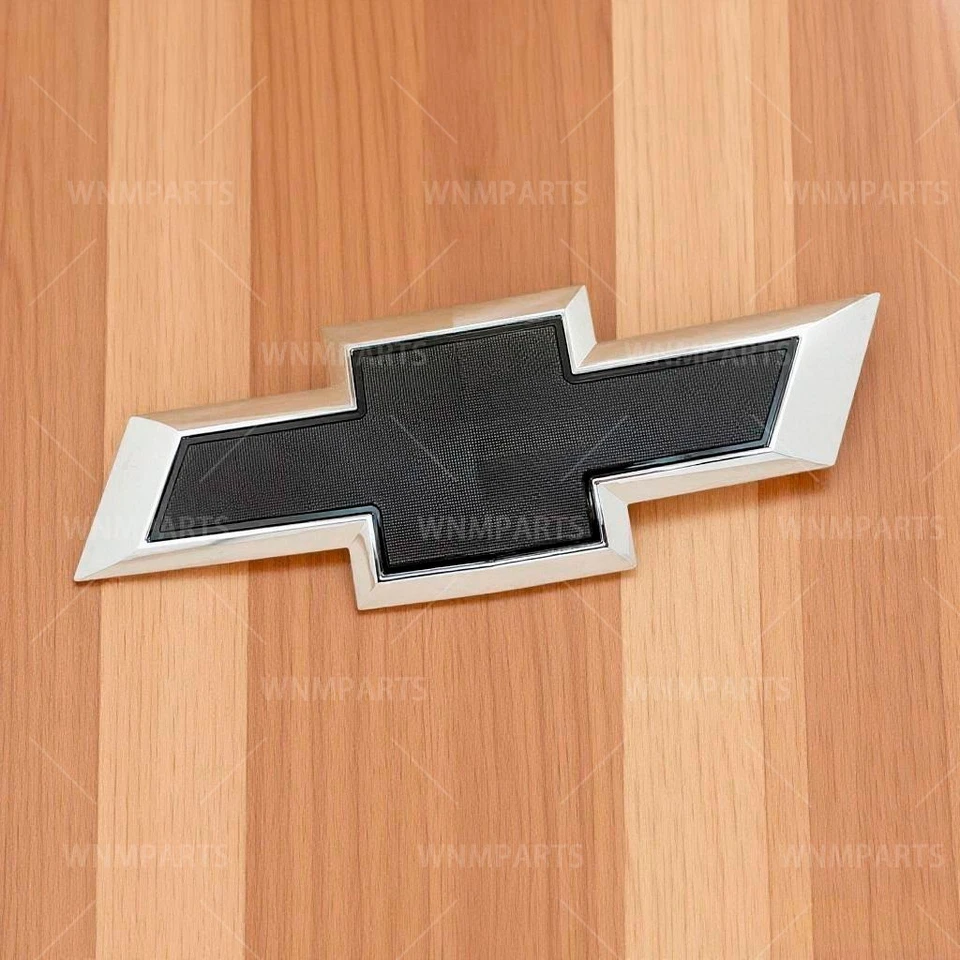 2018 -2024 Chevrolet Traverse Bowtie front Grille Chrome Emblem 23165730 OEM - Image 4 of 4