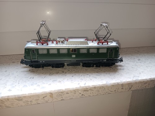 Märklin 3040  E40 210 DB H0 analog | Zustand: Gebraucht