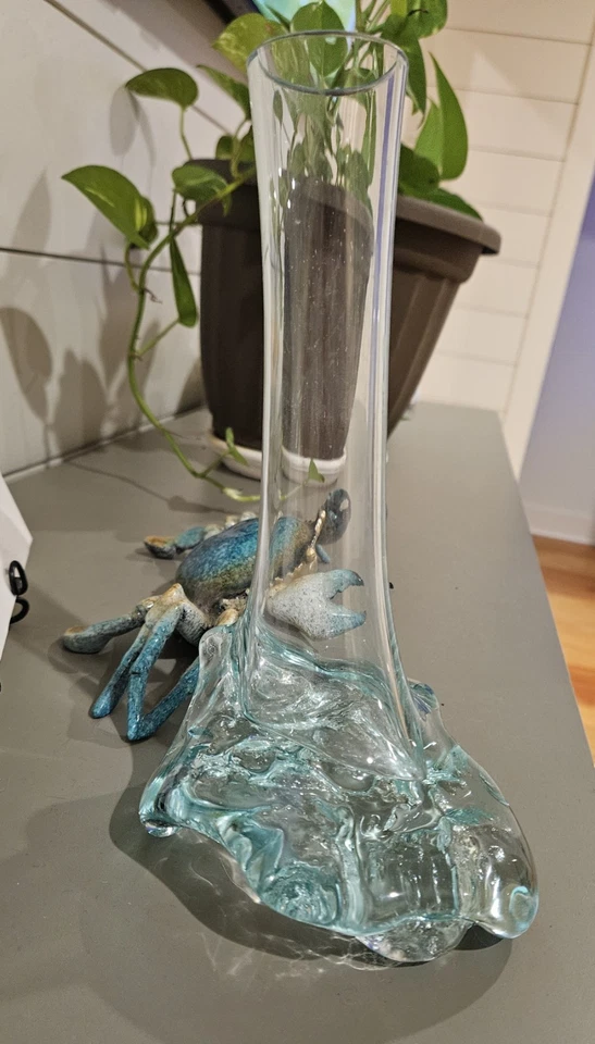 Jarrón pequeño escultórico de vidrio fundido verde azulado Foto 4 de 4