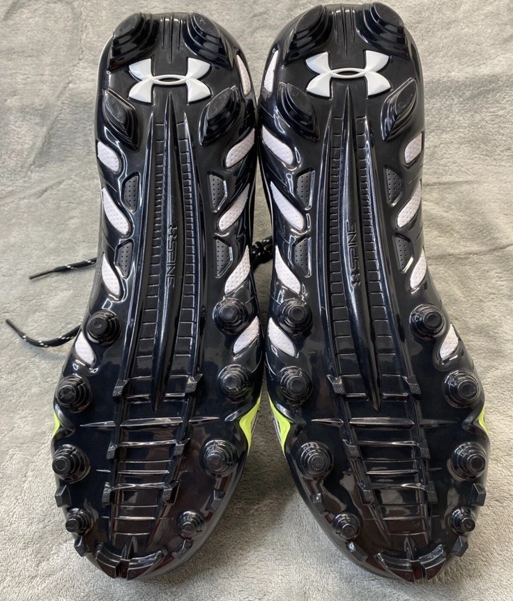 UA TM HIGHLIGHT HAMMER FOOTBALL CLEAT MC SIZE 13.5 US - BLACK/WHITE