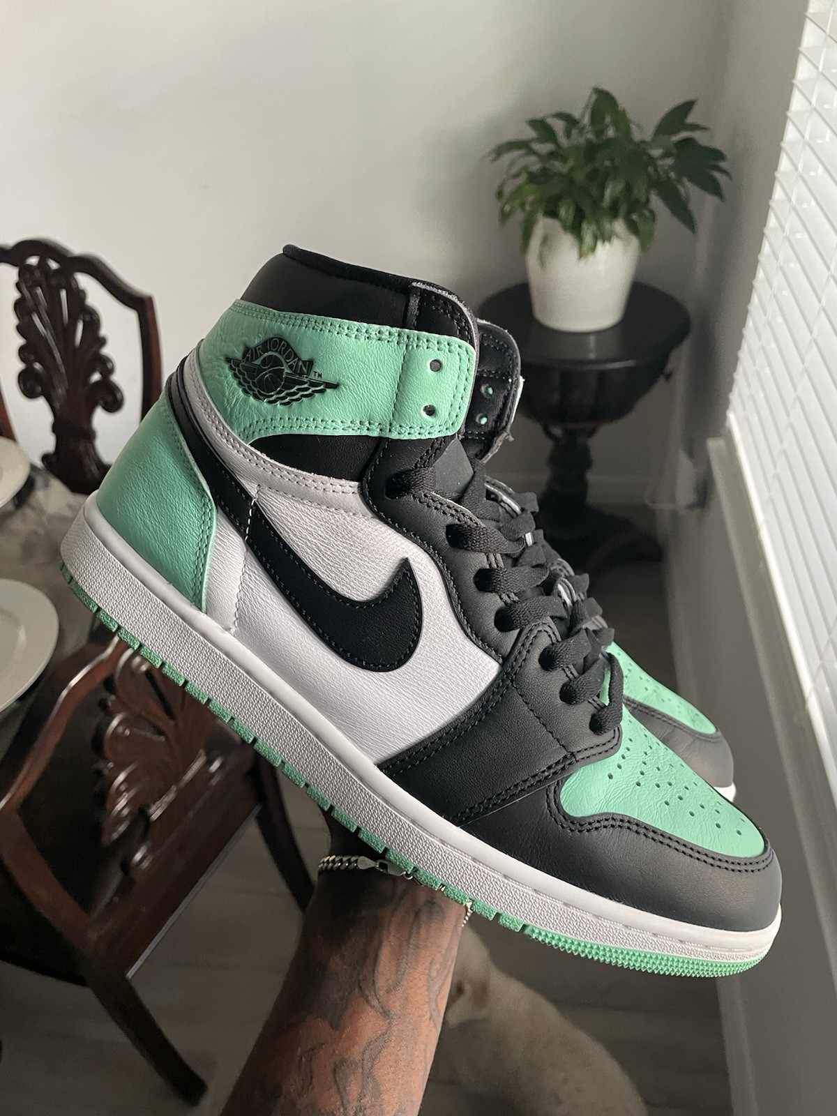 SAOLA Jordan 1 Green Glow