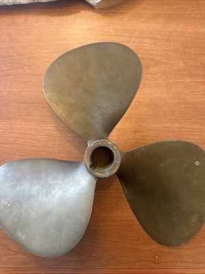 Antique CHRIS CRAFT 3-Blade Brass Boat Propeller 661M R43 220 26RH T-36 Vintage