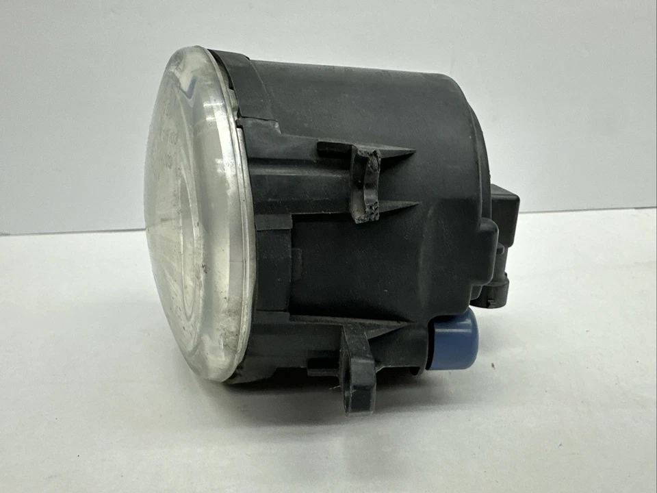 Оригинальные противотуманные фары 2012 Toyota Camry XLE 8122006071 - Изображение 4 из 4