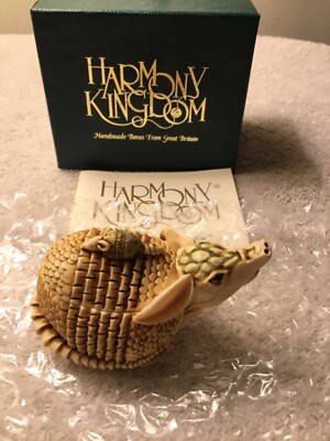 Harmony Kingdom 1993  Baby On Board Armadillo  TJAR New in Box