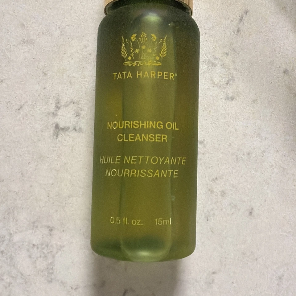 Limpiador de aceite nutritivo Tata Harper 0,5 fl oz 15 ml tamaño de viaje cuidado de la piel Foto 2 de 4