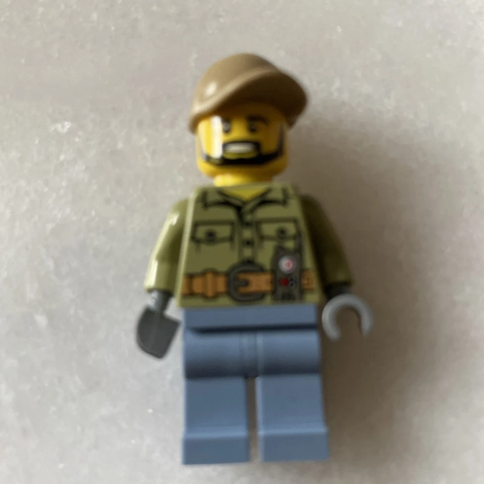 LEGO CITY: Volcano Exploration Truck With Figure And Gem (60121) - Image 4 of 4