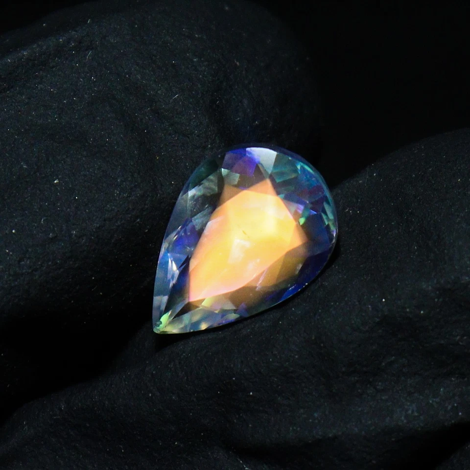 Madagascar Rainbow Moonstone Pear Cut Faceted - 2.90 Ct / 11x7x5 mm Natural - Image 2 of 4