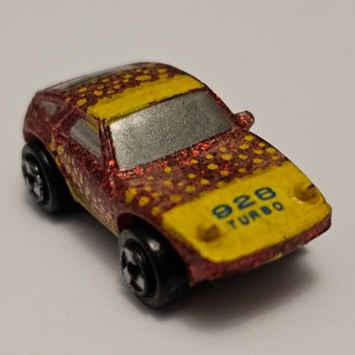 Micro Machines Porsche 928 Turbo Super Wunderkerzen Glitzer Rot Gelb