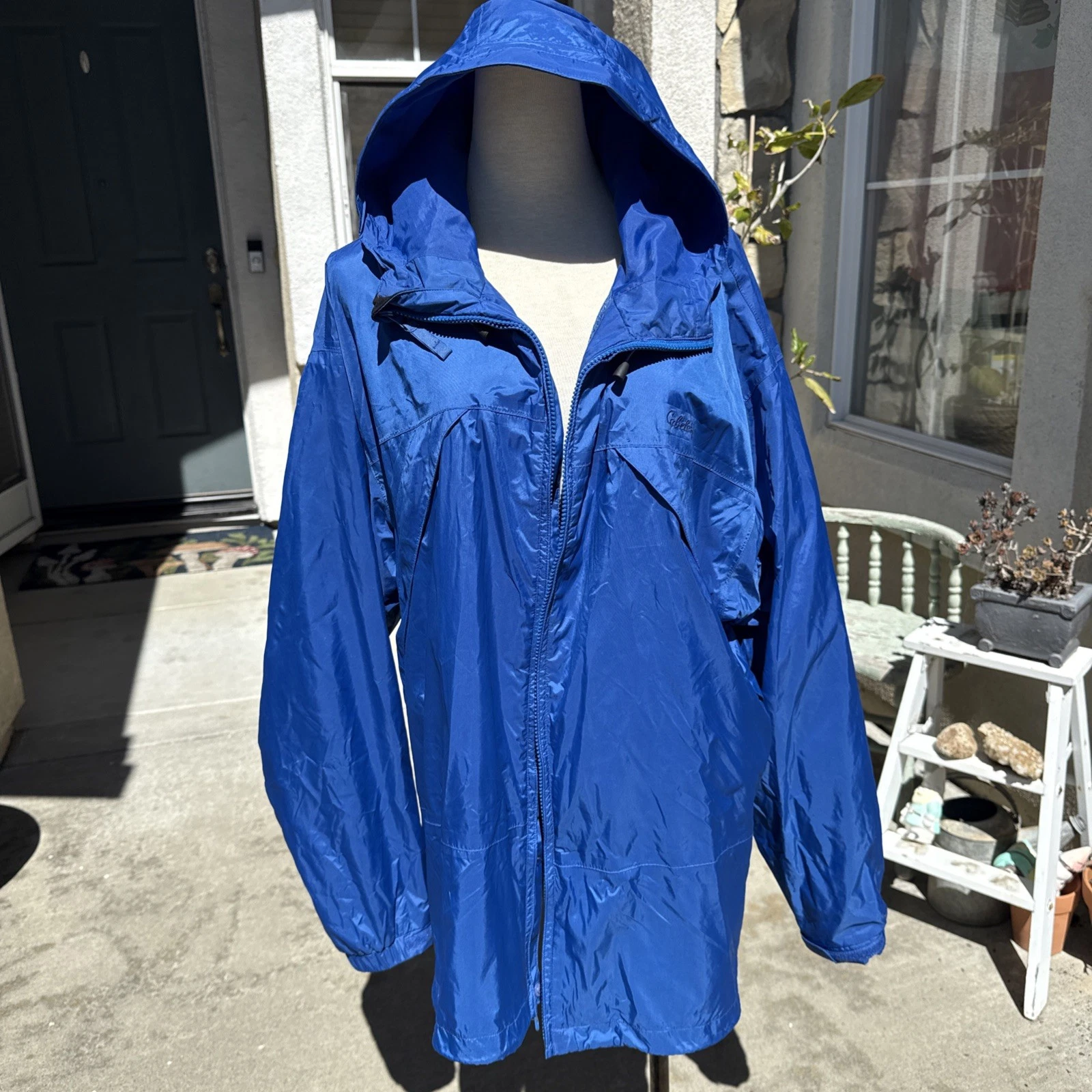 Cabelas Mens L Blue Packable Jacket Windbreaker Full Zip Rain Coat
