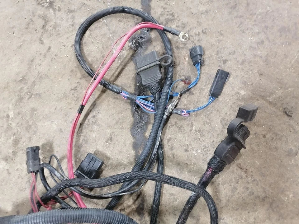 Arnés de cableado para quitanieves Fisher con módulo de aislamiento de 3 puertos 29070 Foto 4 de 4