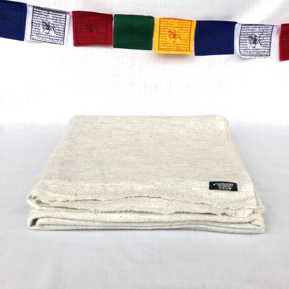 Kaschmirdecke Thamu handgearbeitet aus Nepal, Tagesdecke, Wohndeck, Kuscheldecke - Bild 3 von 4