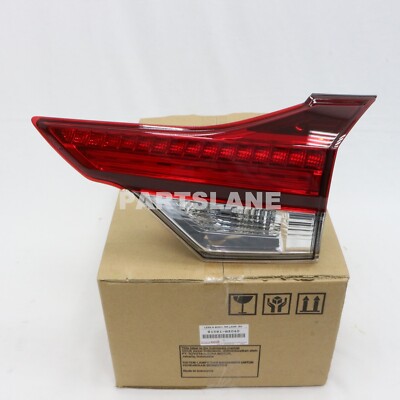 81581BZ040 Genuine Toyota Lens &amp Body RR Lamp 81581-bz040 for