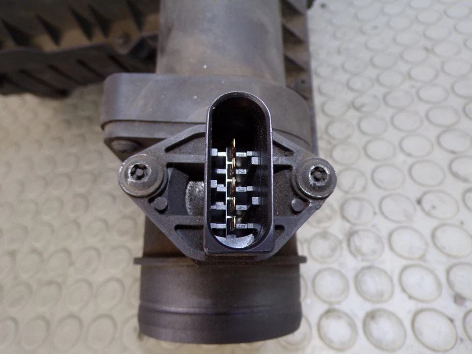 11598 Scatola filtro aria con debimetro Vw Polo 1.4 d dal 2003 al 2009 cod 02810 - Immagine 3 di 4