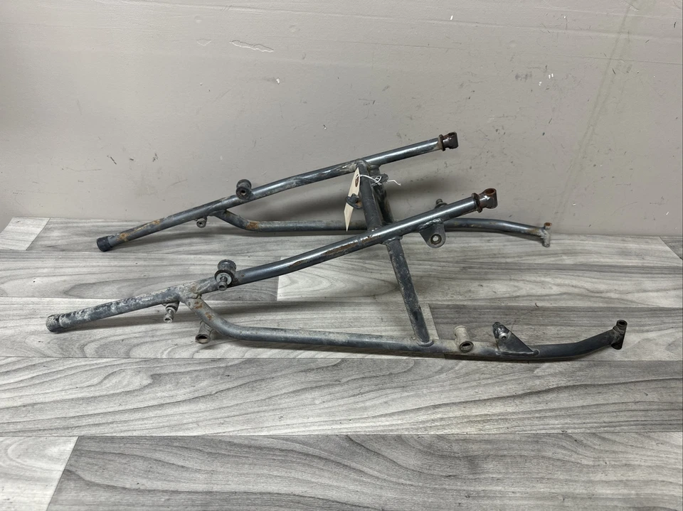 1995 ATK 605 ПОДРАМНИК 406 ДЕТАЛЬ # 080001 - Изображение 2 из 4