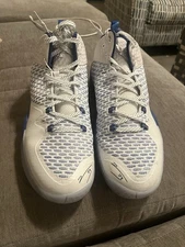 Peak Lou Williams streetball master basketball shoes. White and Blue, signed.