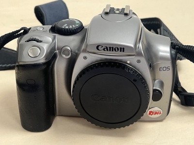 Canon EOS 300D DSLR-Digitalkamera EOS Digital Rebel + Ladegerät