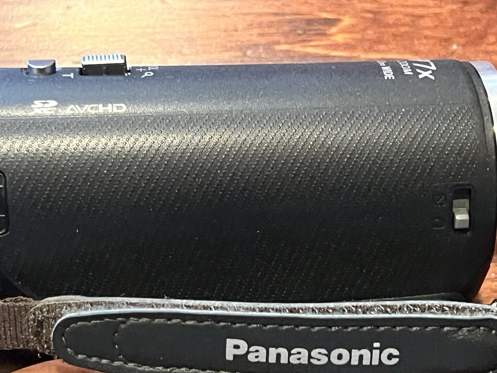 Panasonic HC-V160 Black Full HD 77x Zoom 8.9 MP Video Camera Camcorder NEW READ!