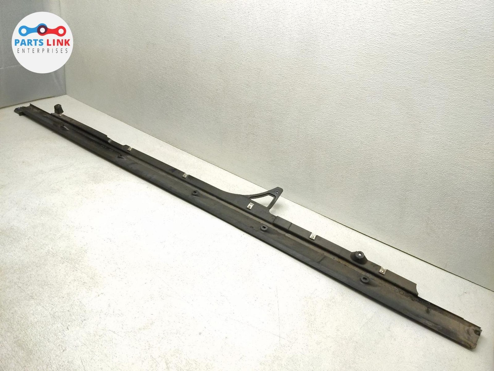 2016-20 BENTLEY BENTAYGA LEFT ROCKER PANEL MOLDING SPLASH SHIELD UNDERBODY TRIM