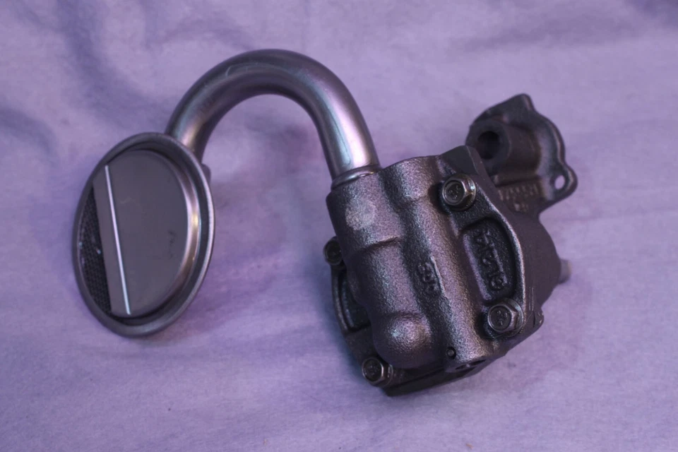 Used low (93) hour - Mercruiser 5.0L 5.7L V8 Oil Pump 8099071 - Image 2 of 4