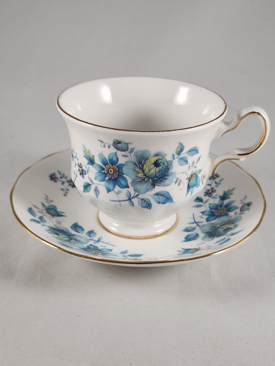 QUEEN ANNE BONE CHINA MADE IN ENGLAND FOOTED CUP & SAUCER SET