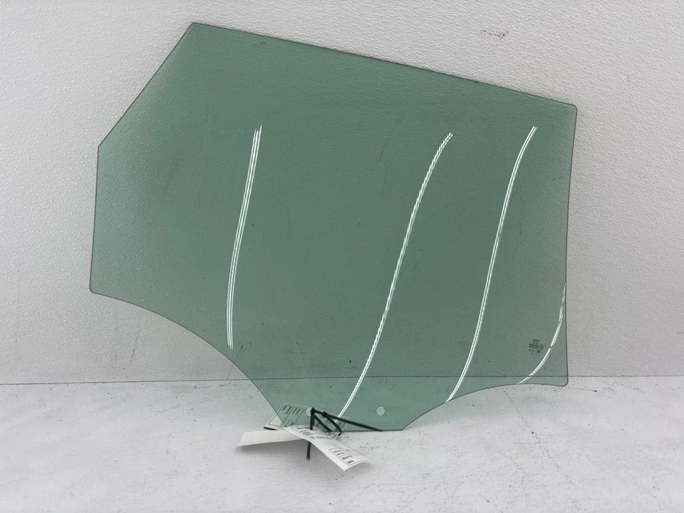 Audi A4 Allroad Quattro 2009-2016 puerta trasera izquierda lado del conductor ventana vidrio fabricante original Foto 2 de 4