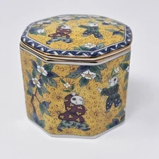 Takahashi San Francisco Kutani Hand Painted Porcelain Trinket Box Blossoms Bird