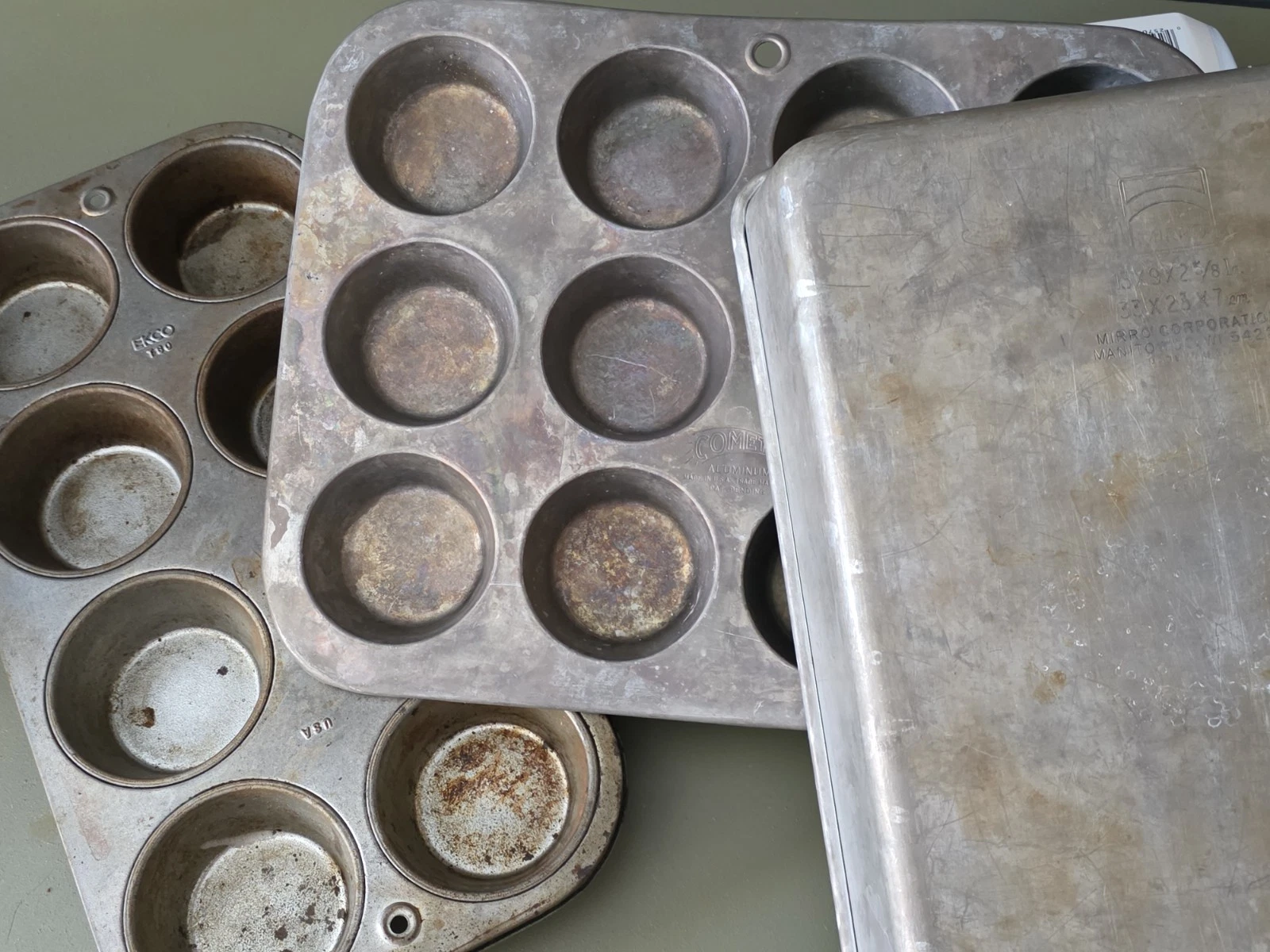 Vintage MIRRO COMET EKCO Aluminum Bakeware Lot Muffin Tins + 13x9 Cake Pan Made
Opens in a new windo