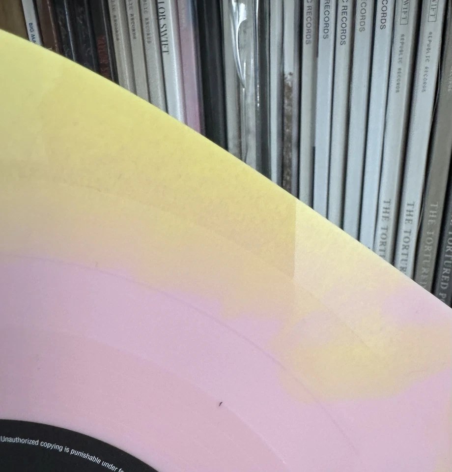 Taylor Swift - Lover (Live From Paris) Heart-Shaped Vinyl 2025 Repress - Image 4 of 4