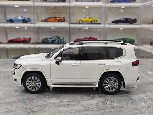 LCD 1:18 Toyota Cruiser LC300 Land Cruiser Alloy Car Model - Picture 27 of 66