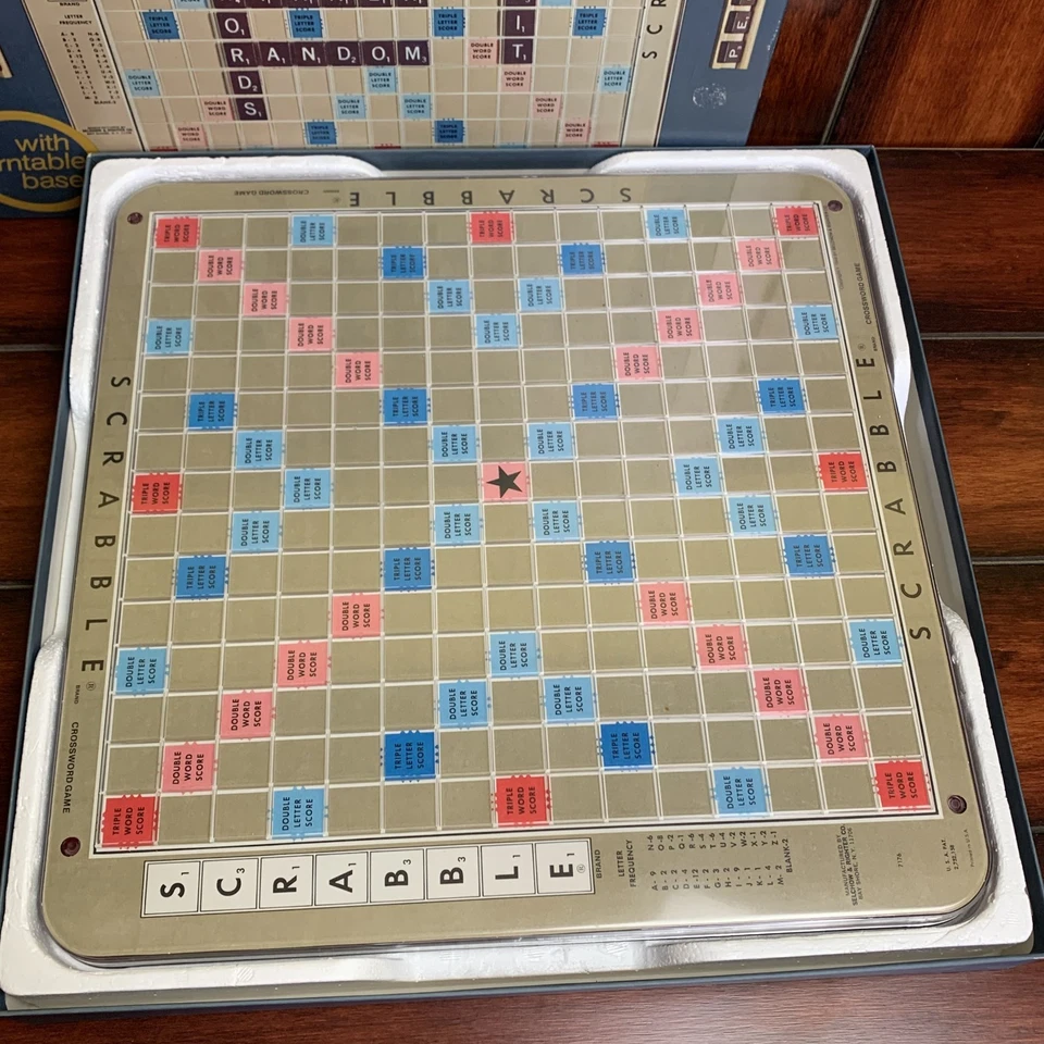 Scrabble Deluxe Turntable Board Game 1977 Selchow Righter Complete Vintage - Image 4 of 4