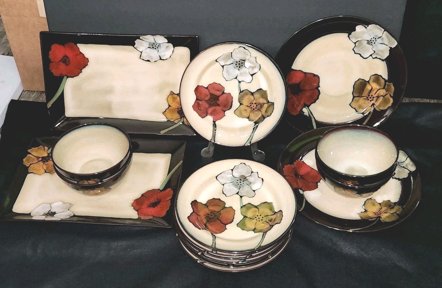 Dinner Salad Bowls Platters Floral