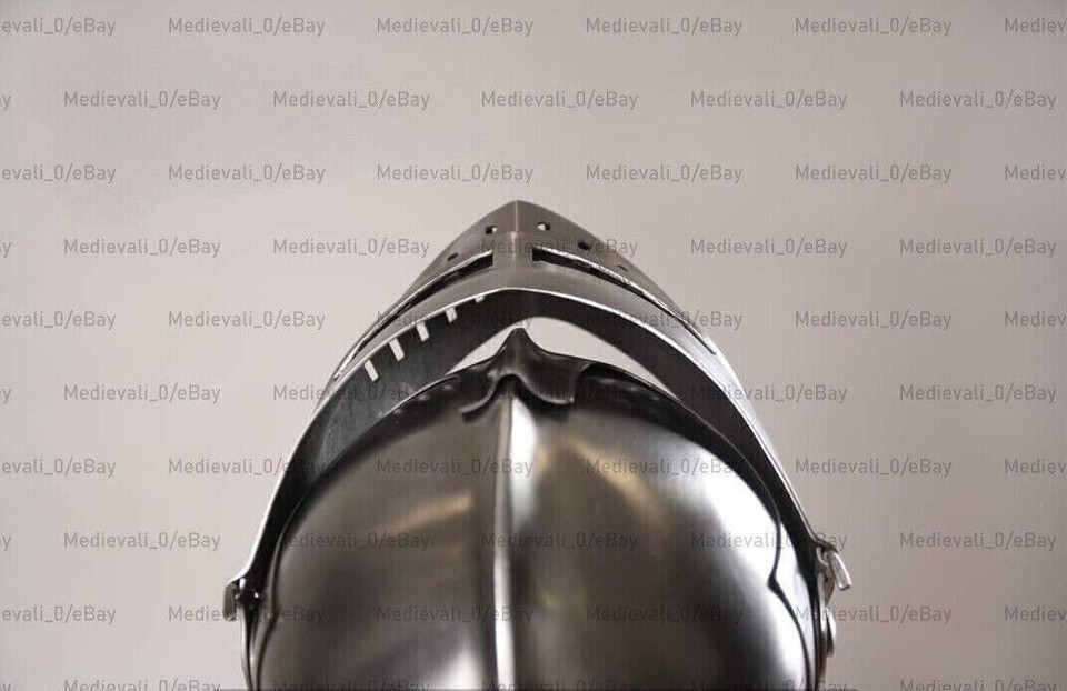 Casque d'acier chevalier Banque de photographies et d’images à haute