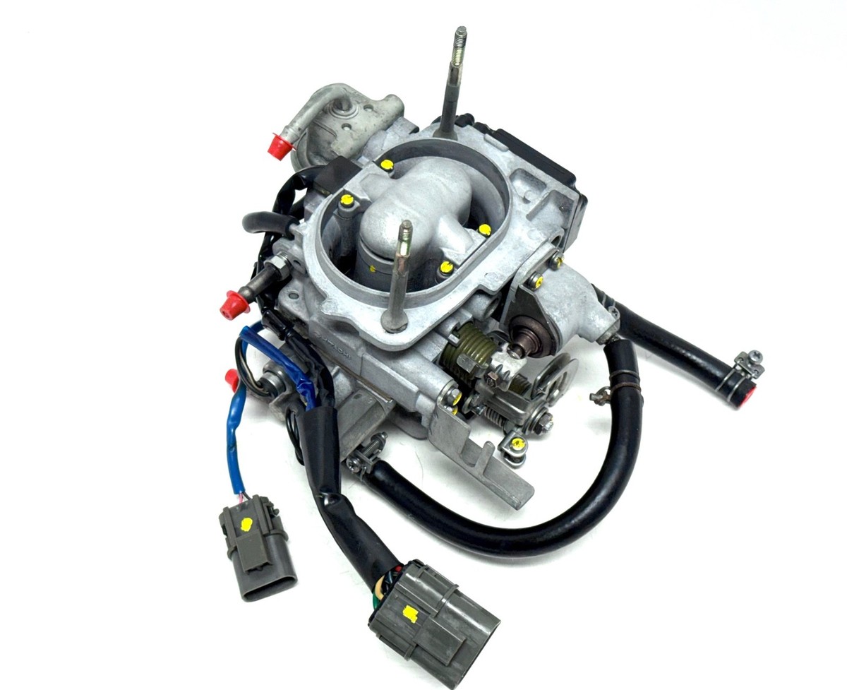 Tバーロマシン 1986-1989 Nissan D21 Hardbody Pathfinder 2.4L 4Cyl Throttle Body
