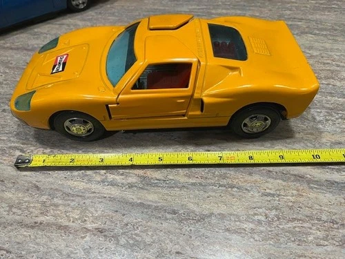 BANDAI BATTERY TIN CAR  FORD GT40 VINTAGE JAPAN WORKS