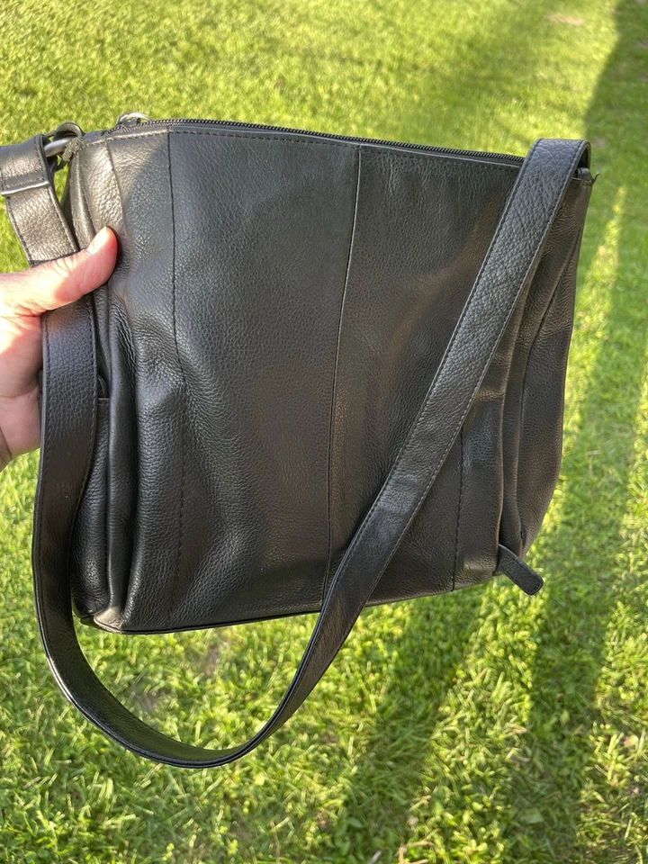 Cartera hobo de hombro negra de cuero Rolfs Foto 4 de 4