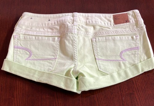 Pantalones cortos American Eagle Outfitters talla 00 verde neón - Imagen 2 de 7