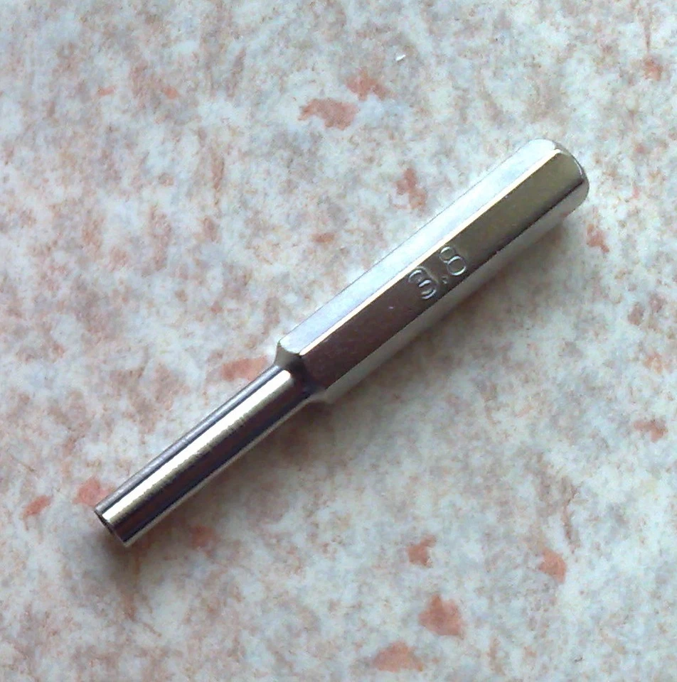 3.8 mm Schraubenzieher Bit - Nintendo NES, SNES, N64, Game Boy, Game Gear games