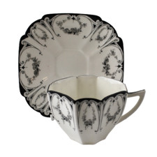 Shelley Tea Cup & Saucer Garland of Flowers Pattern 2088/11504  Queen Anne Shape