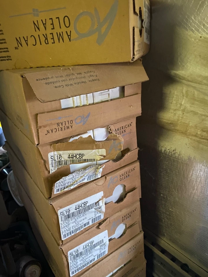 Caja de 100 azulejos de pared de campo American Olean blanco brillante 4 1/4" X 4 1/4" 12,5 pies cuadrados Foto 4 de 4