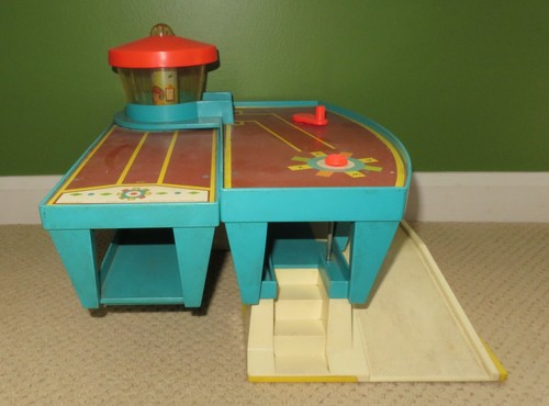 1972 Vintage Fisher Price Little People Play Family Airport #996 COMPLETE - Picture 9 of 24