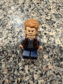 LEGO minifigure Owen Grady jw011 Jurassic World leather vest 75917 W/ Backpack