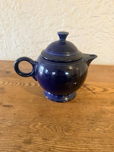 Fiestaware Cobalt Blue Teapot & Lid 5 Cup Homer Laughlin Retired/Discontinued