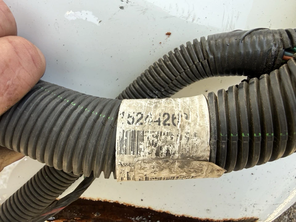 2006 Chevrolet Express Van 1500 chicote de fios do motor 4.3L motor RWD 15857543 - Imagem 3 de 4