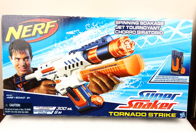 NERF Super Soaker Water Gun NERF Tornado Strike Blaster & Water Clip BOXED / NEW