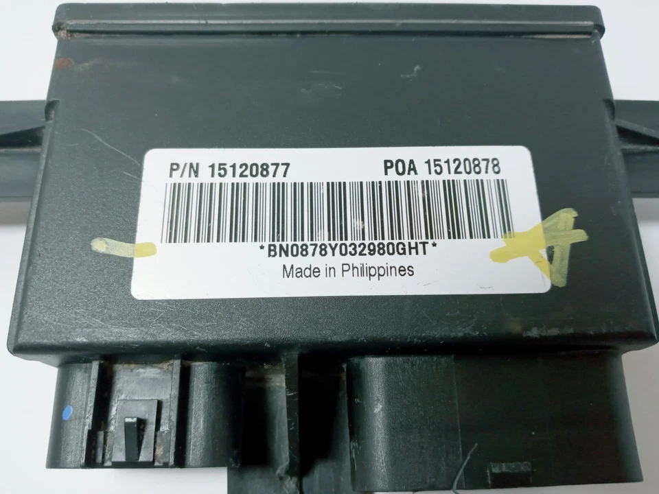 GMC Envoy 2004-2005 XUV Rear Power Window Control Module OEM 15120877 - Image 2 of 4
