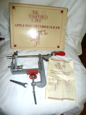 PAMPERED CHEF APPLE PEELER CORER SLICER 2430 WITH BOX AND INSTRUCTIONS
