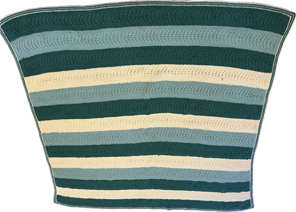 Manta de abuela vintage hecha a mano verde y amarillo de ganchillo afgana 64 pulgadas x 60 pulgadas Foto 2 de 3