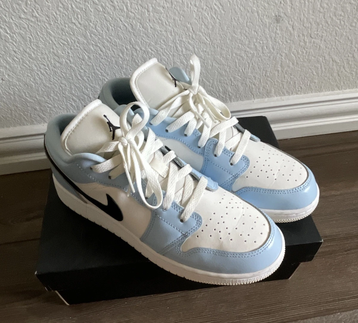 Preços baixos em Jordan 1 Retro Low White Sport Blue | eBay