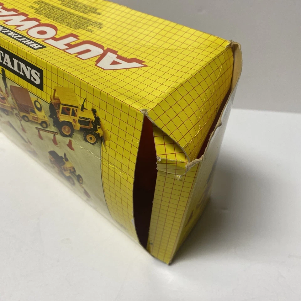 VINTAGE BRITAINS AUTOWAY # 9880 VOLVO BM Farm Tractor Model Trekka Trattore - Image 3 of 4