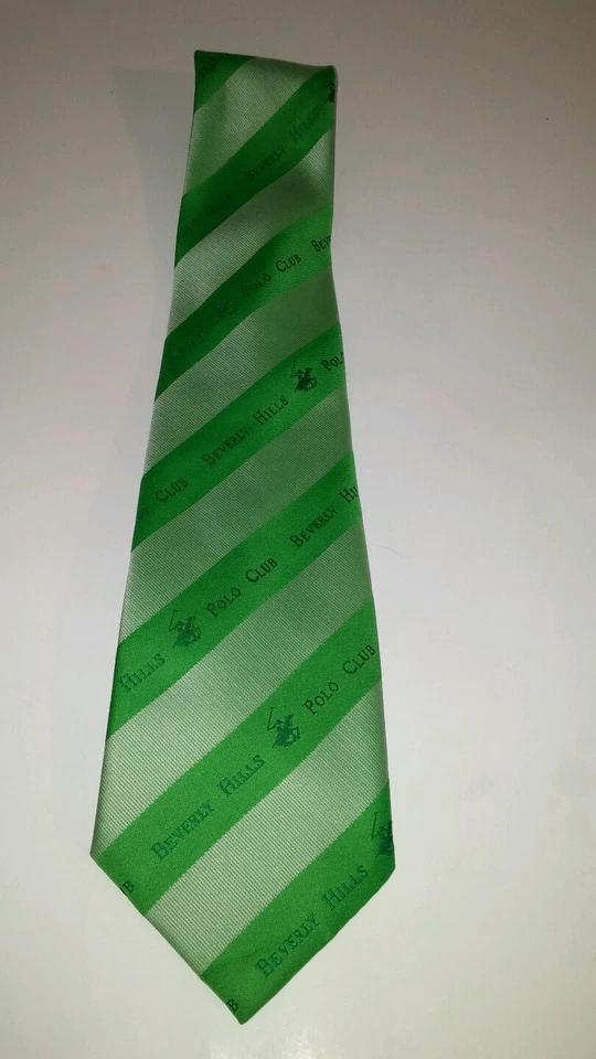 Corbata a rayas verdes con corbata de club de polo Beverly Hills para jugadores de polo Foto 2 de 3